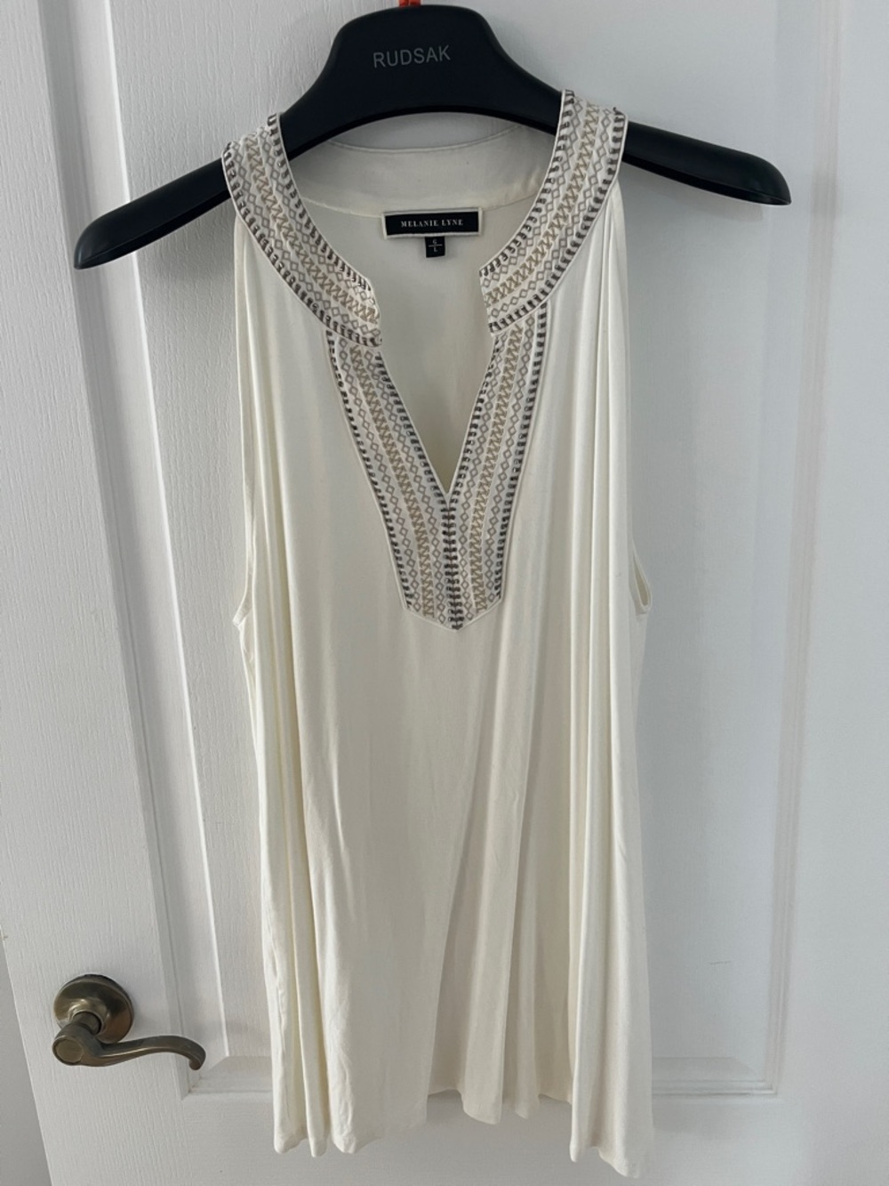 Melanie Lyne Cream Beaded V-Neck Sleeveless Tank
